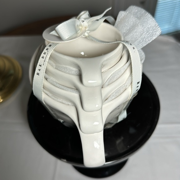 COPY - Rae Dunn measuring cups set - Picture 4 of 7